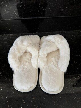 Women's Fuzzy Slippers White Cross Band Memory Foam Open Toe Comfy Soft House